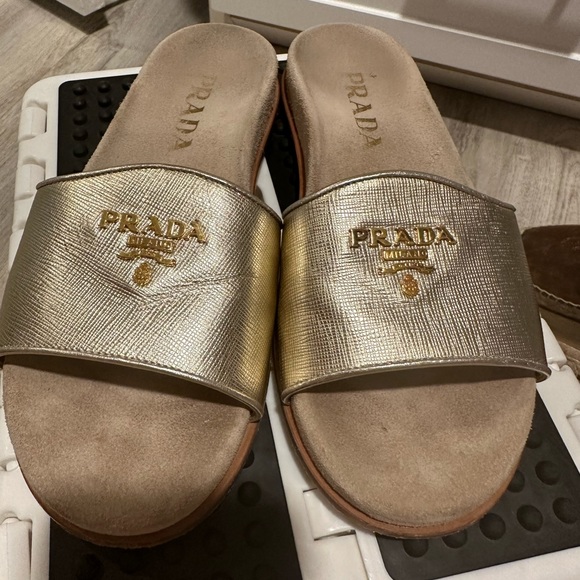 Prada sandals gold - Picture 2 of 5